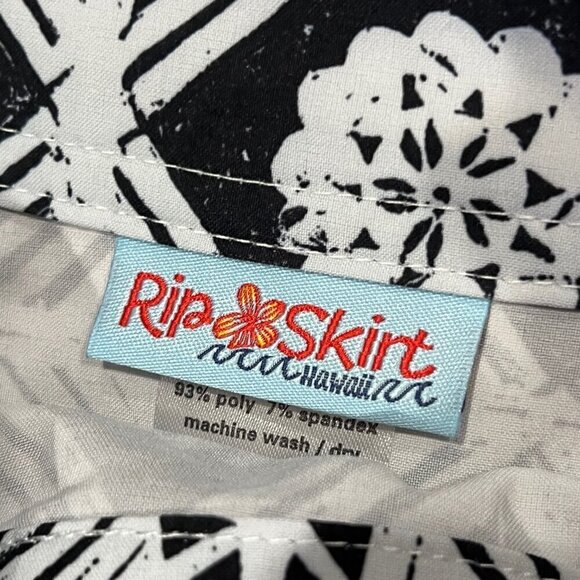 RipSkirt Hawaii Sz Small Skirt Length 15 Hook/Loop Wrap Geometric Blue & White - Picture 2 of 5